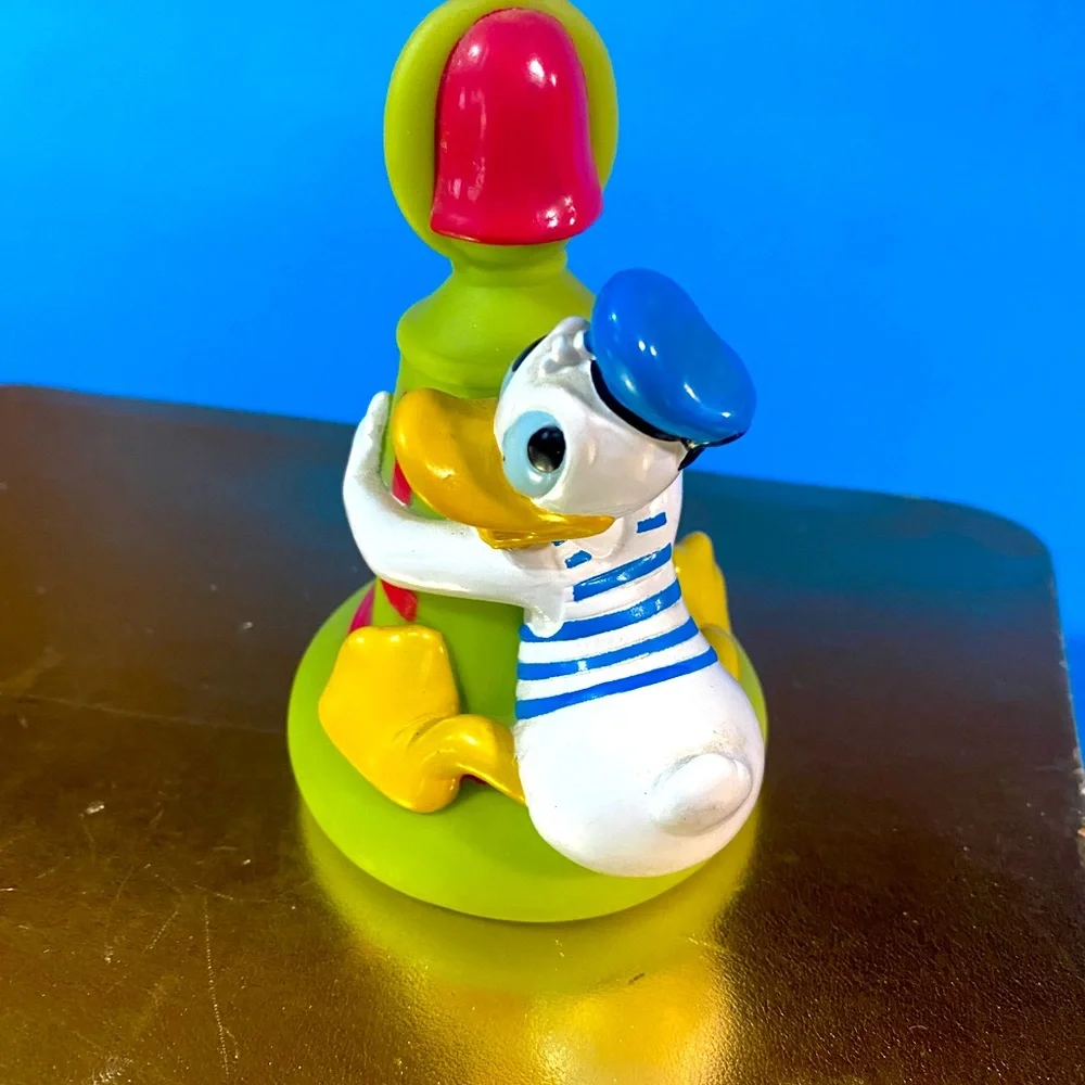 WALT DISNEY VINTAGE DONAL DUCK SAILOR HOLDING BUOY FLOATER BATH TOY BY APPLAUSE - Picture 5 of 8